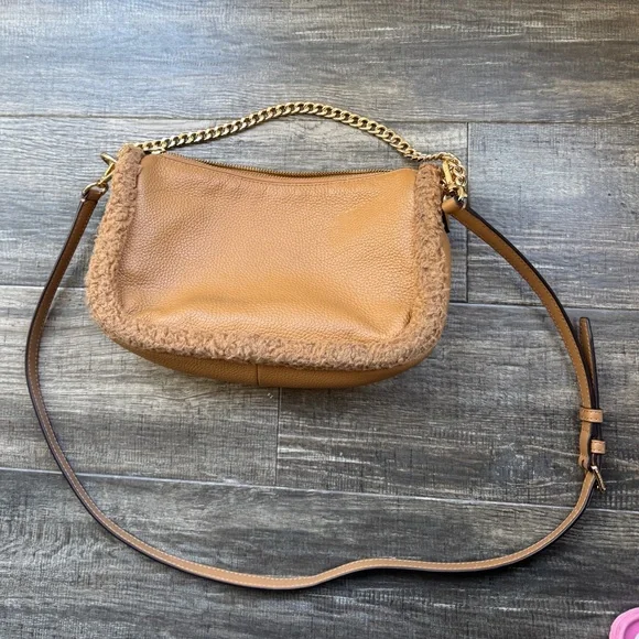 Michael Kors Carmela Pochette Cross Body Bag Leather Shearling Faux Fur Trim - Picture 4 of 5